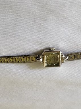Vintage Women's Gold-Tone Bracelet Watch
